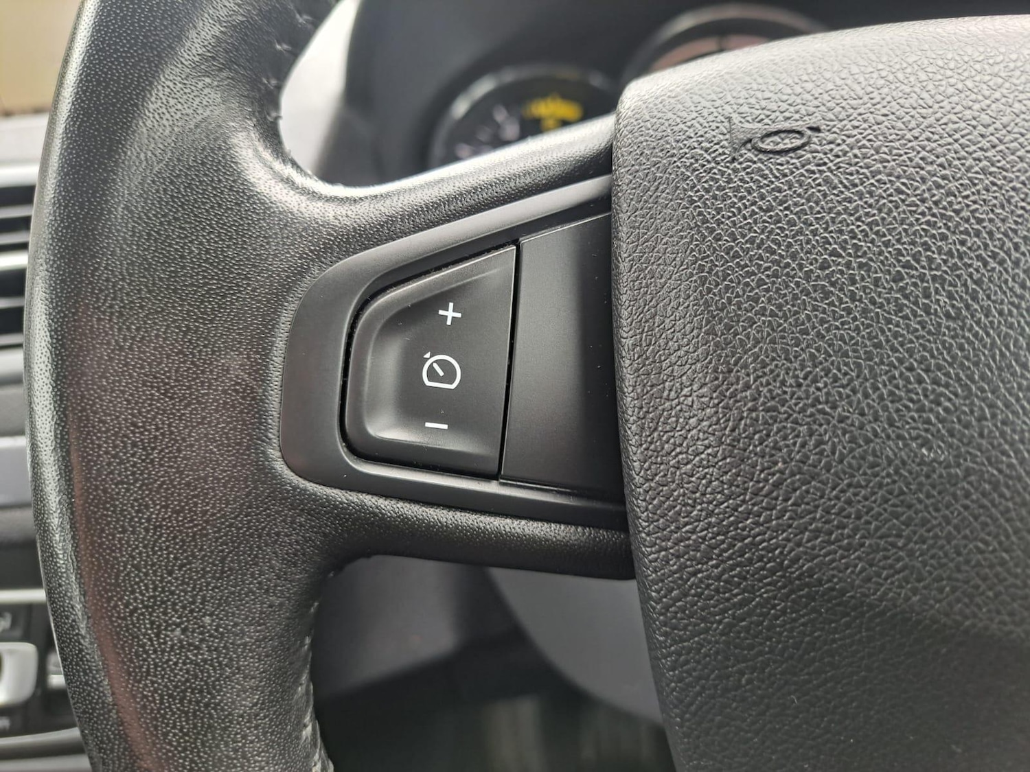 Used Renault Megane 2015 for sale - 76990335: Photo 24