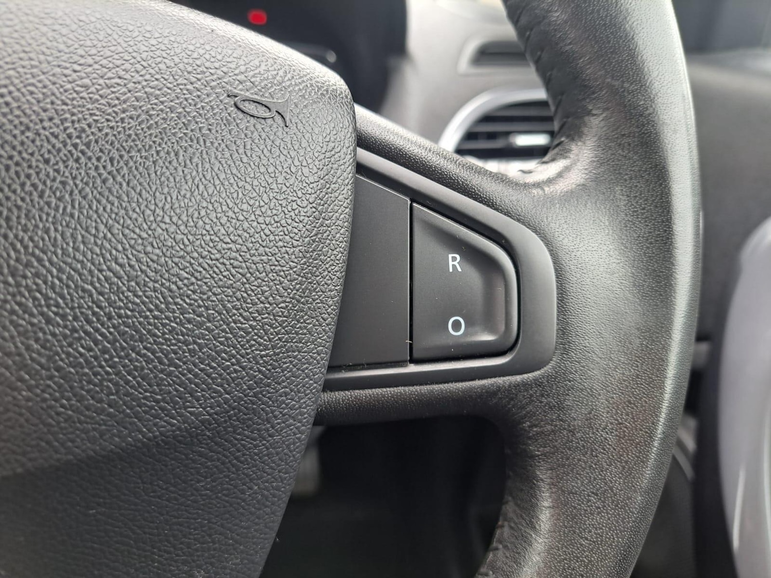 Used Renault Megane 2015 for sale - 76990335: Photo 25