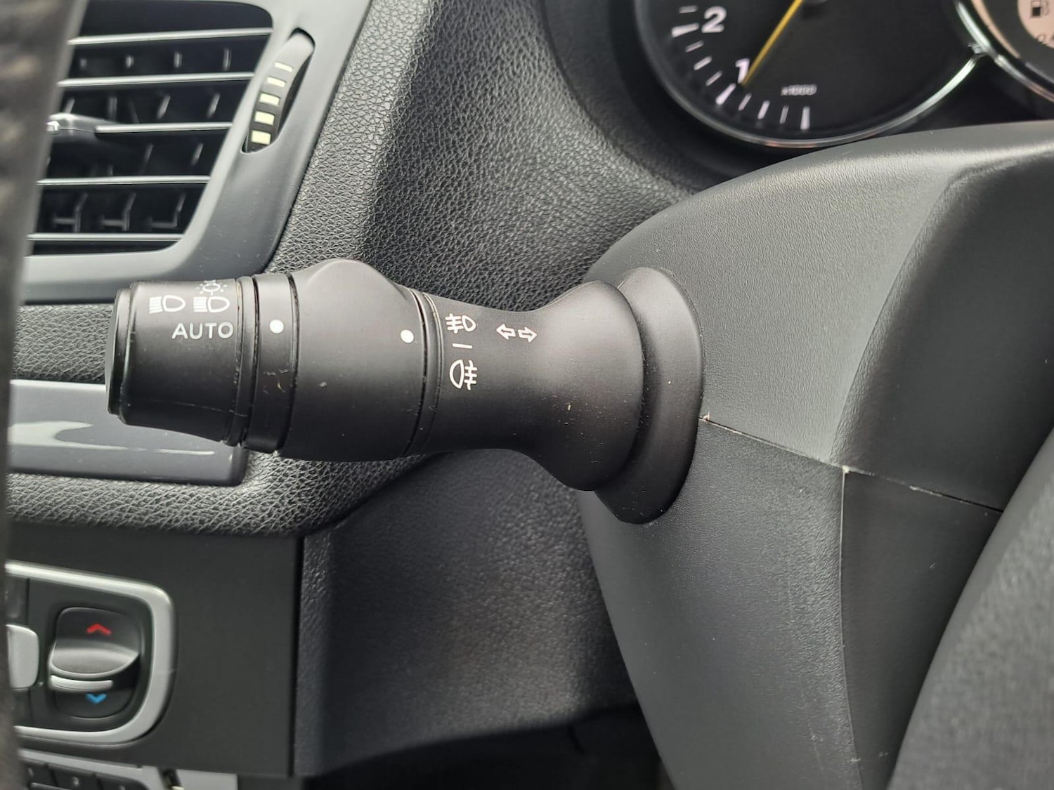 Used Renault Megane 2015 for sale - 76990335: Photo 26