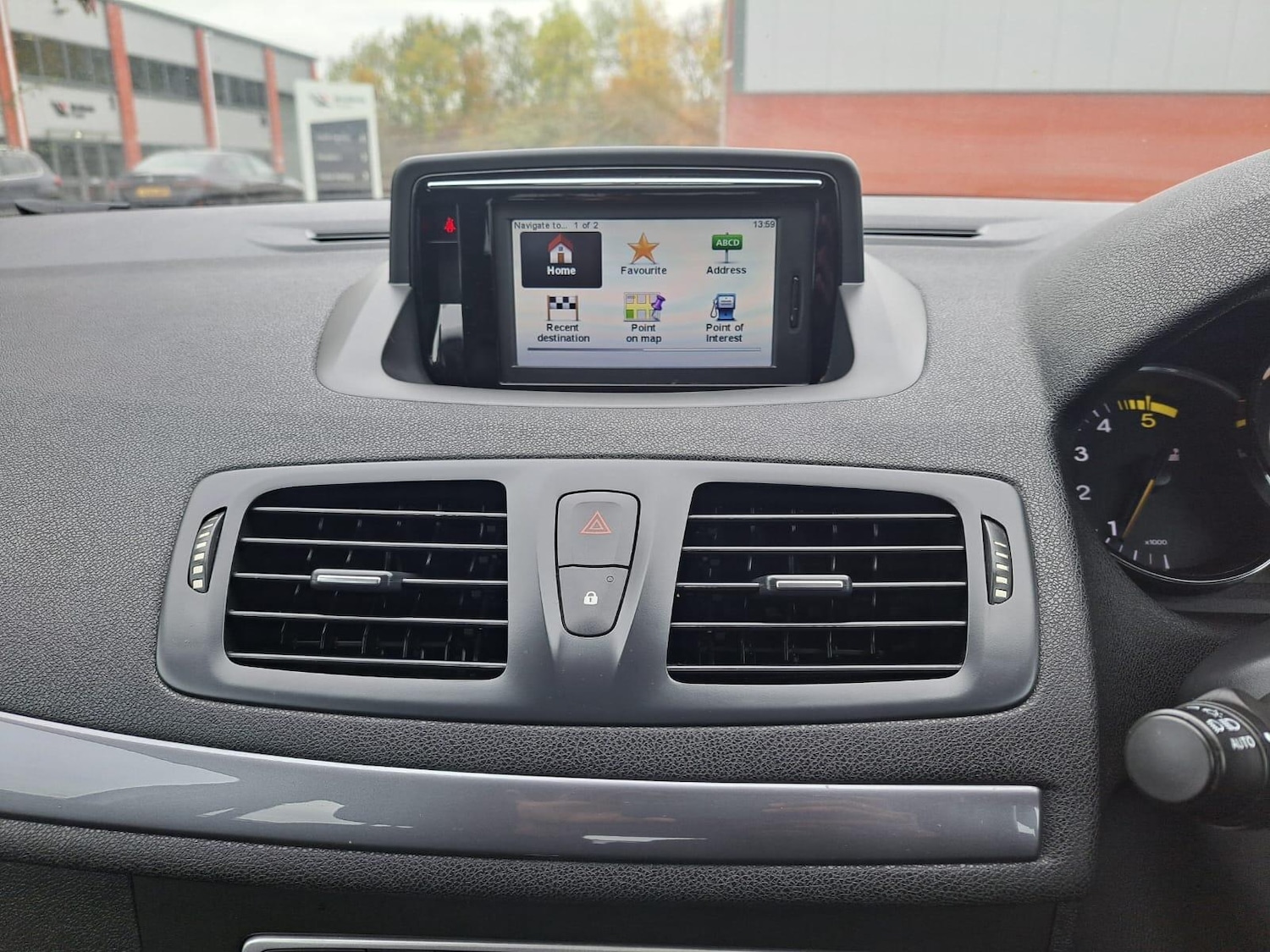 Used Renault Megane 2015 for sale - 76990335: Photo 37