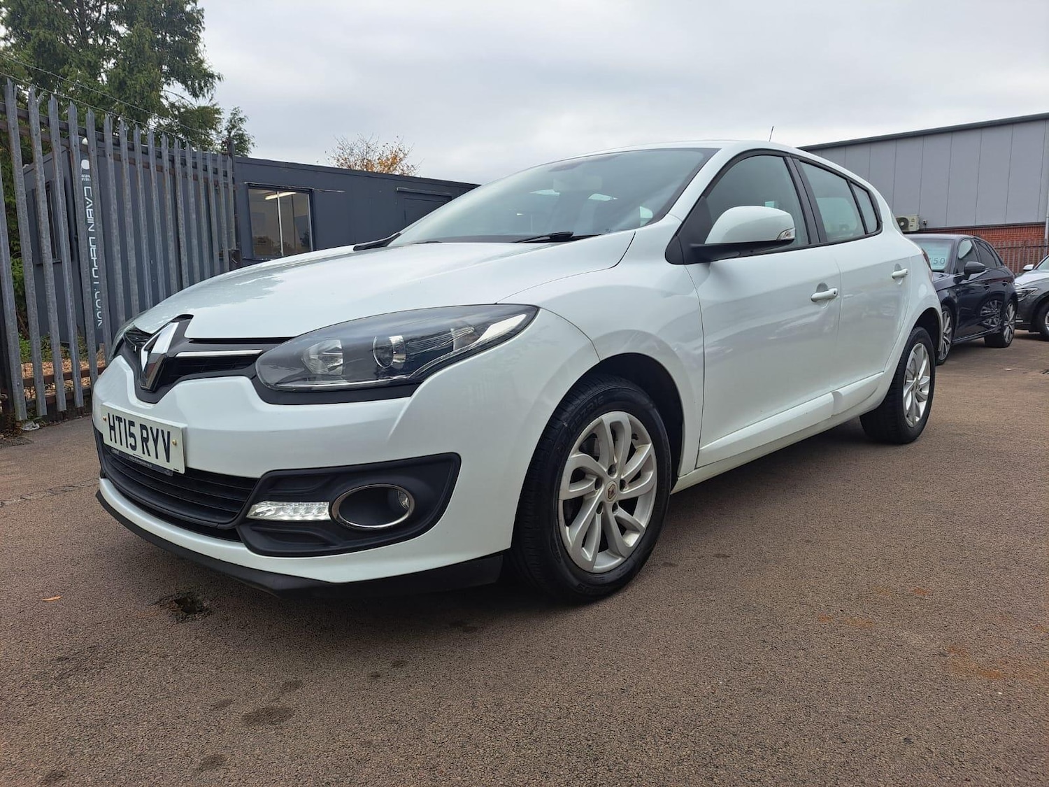 Used Renault Megane 2015 for sale - 76990335: Photo 8