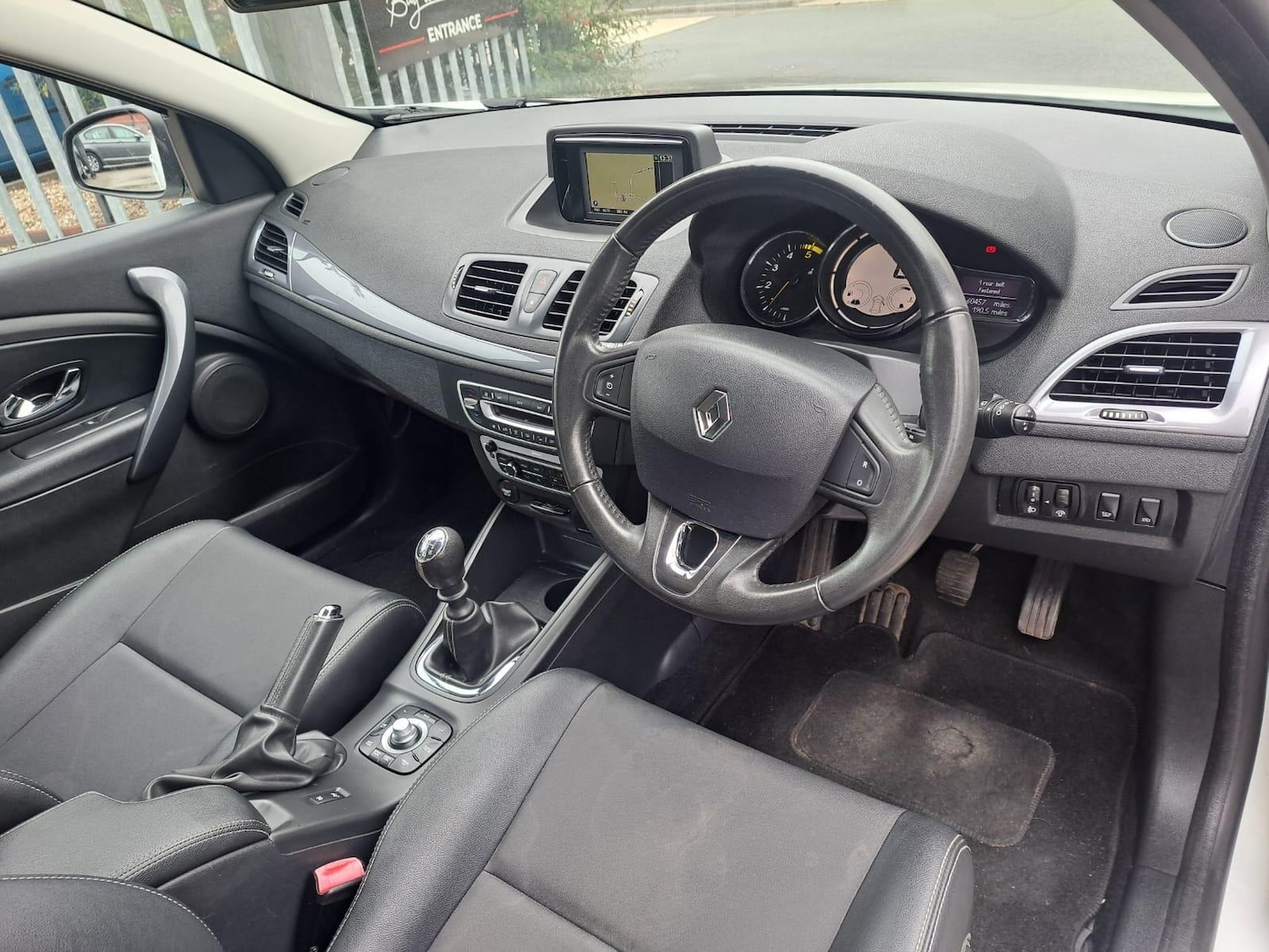 Used Renault Megane 2015 for sale - 76990335: Photo 9