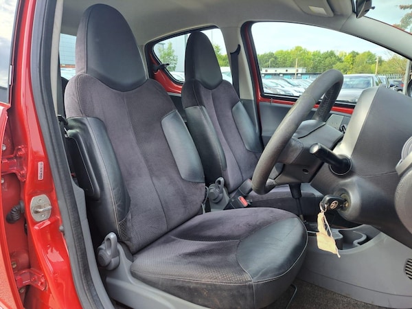 Used Toyota AYGO 2011 for sale - 76084270: Photo 11