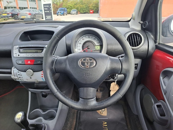 Used Toyota AYGO 2011 for sale - 76084270: Photo 20