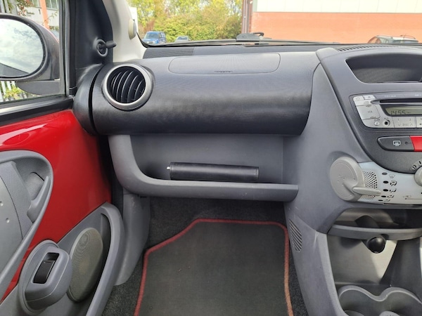 Used Toyota AYGO 2011 for sale - 76084270: Photo 21
