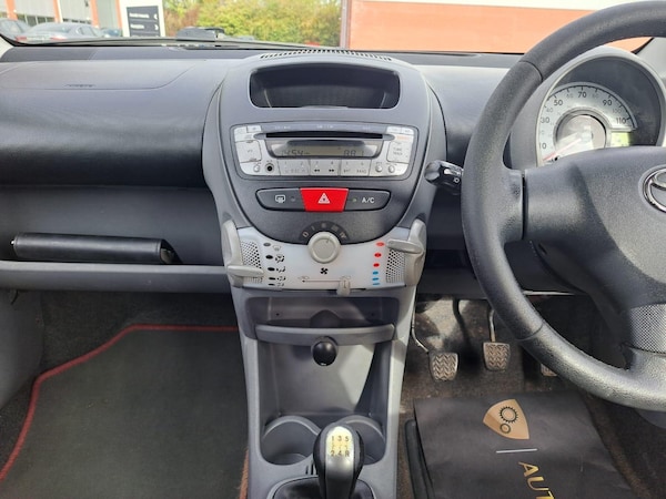 Used Toyota AYGO 2011 for sale - 76084270: Photo 25