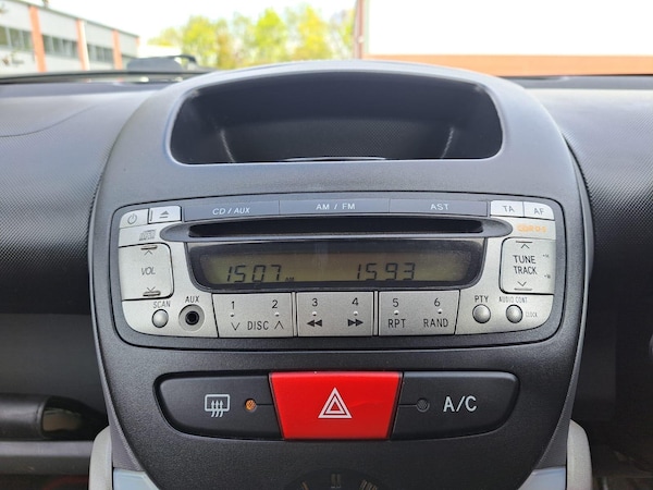 Used Toyota AYGO 2011 for sale - 76084270: Photo 27