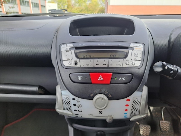 Used Toyota AYGO 2011 for sale - 76084270: Photo 28