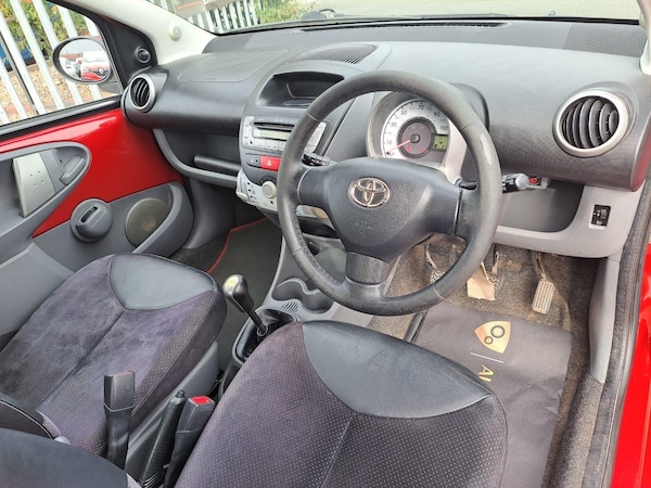 Used Toyota AYGO 2011 for sale - 76084270: Photo 9