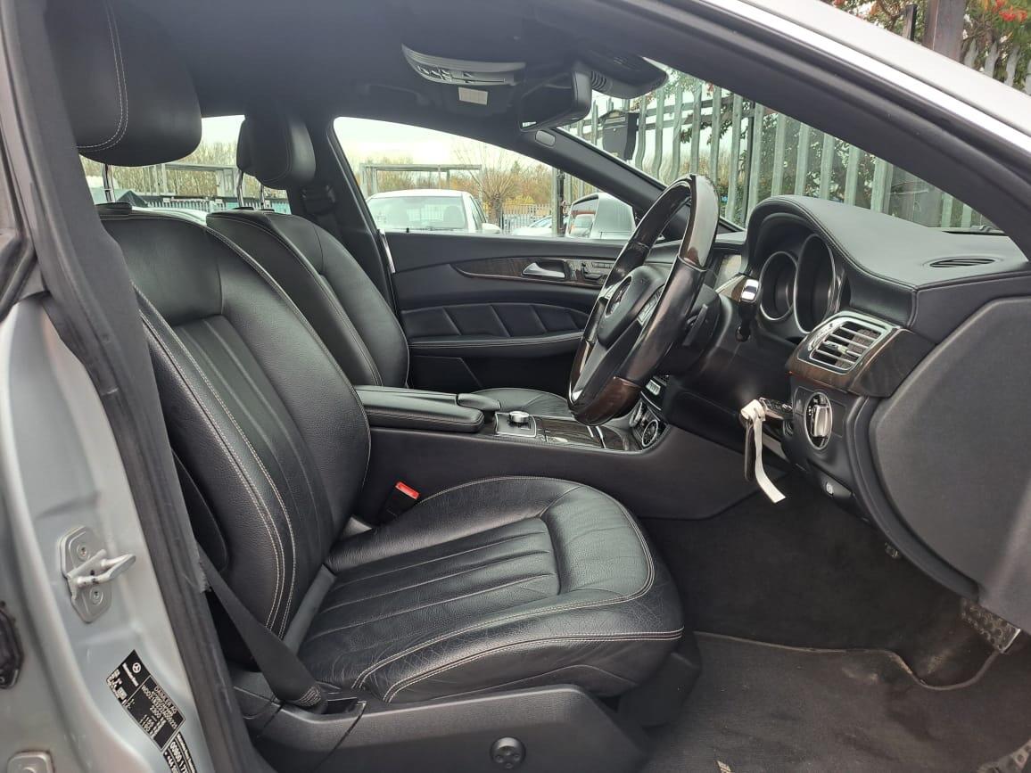 Used Mercedes-Benz CLS 2011 for sale - 76942637: Photo 10