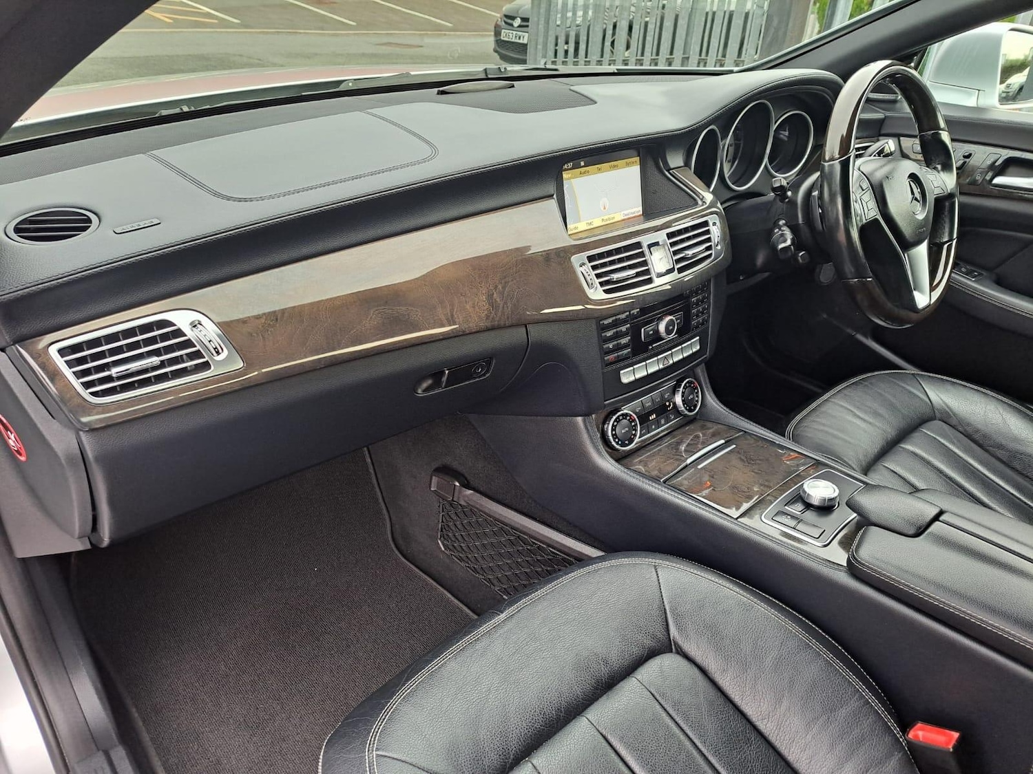 Used Mercedes-Benz CLS 2011 for sale - 76942637: Photo 16