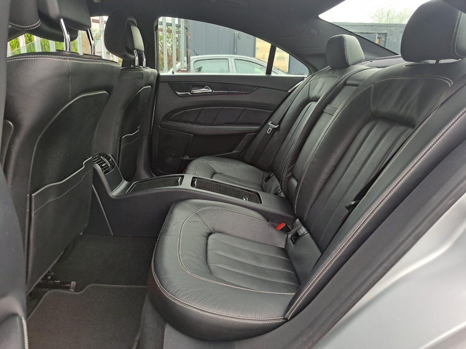 Used Mercedes-Benz CLS 2011 for sale - 76942637: Photo 19