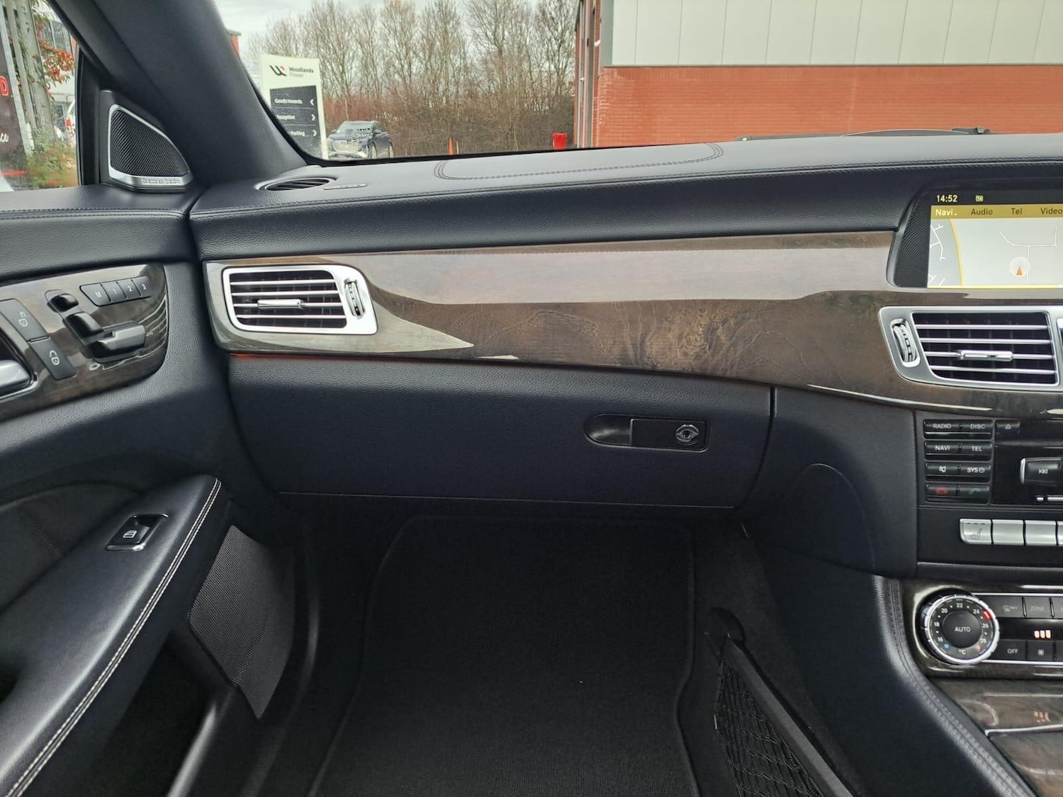Used Mercedes-Benz CLS 2011 for sale - 76942637: Photo 23