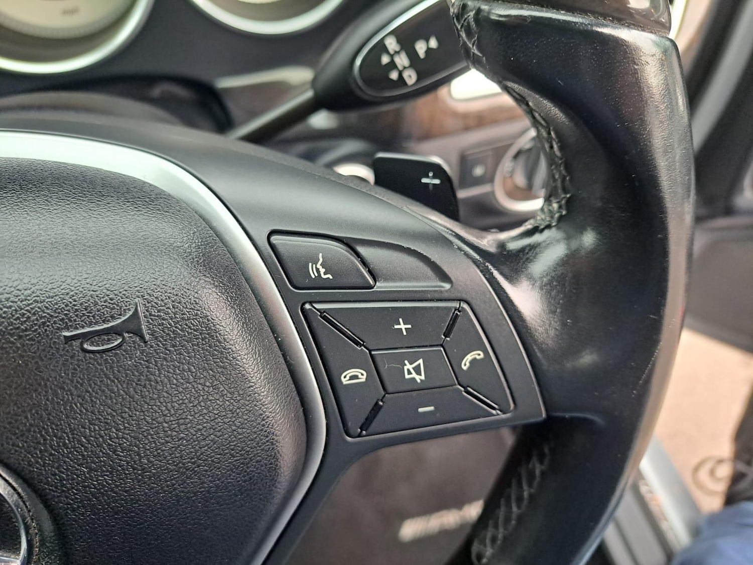 Used Mercedes-Benz CLS 2011 for sale - 76942637: Photo 25