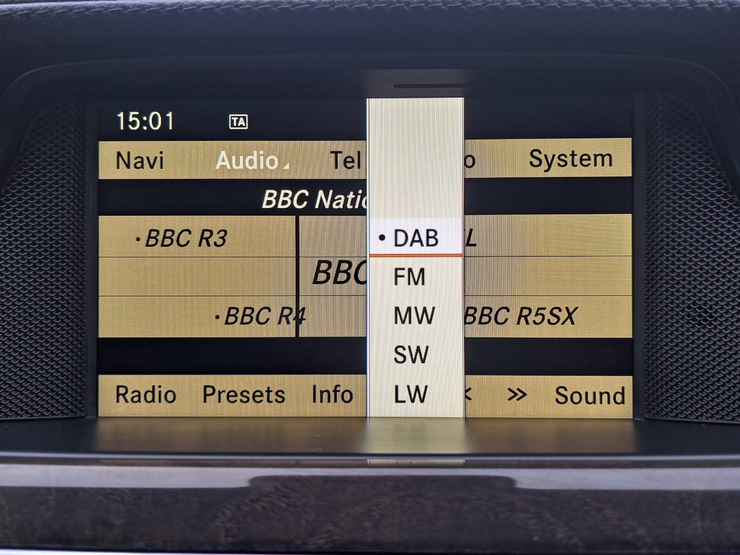 Used Mercedes-Benz CLS 2011 for sale - 76942637: Photo 34