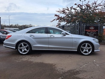 Used Mercedes-Benz CLS 2011 for sale - 76942637: Photo