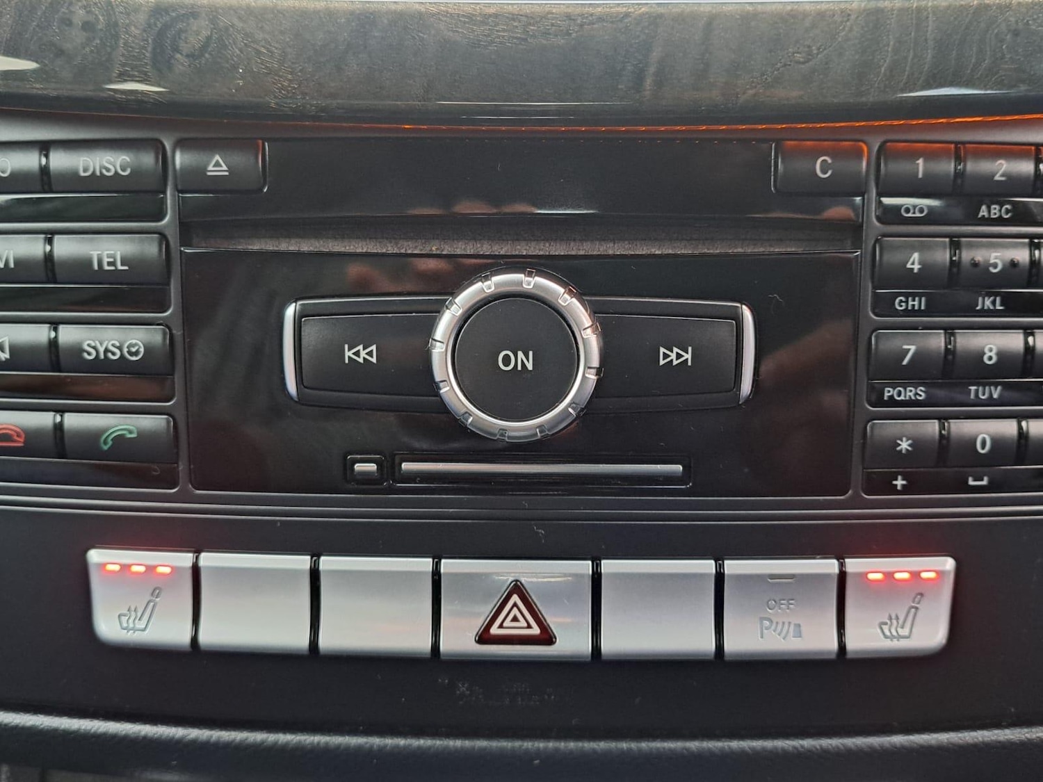 Used Mercedes-Benz CLS 2011 for sale - 76942637: Photo 43