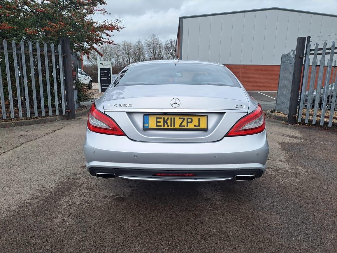 Used Mercedes-Benz CLS 2011 for sale - 76942637: Photo 5