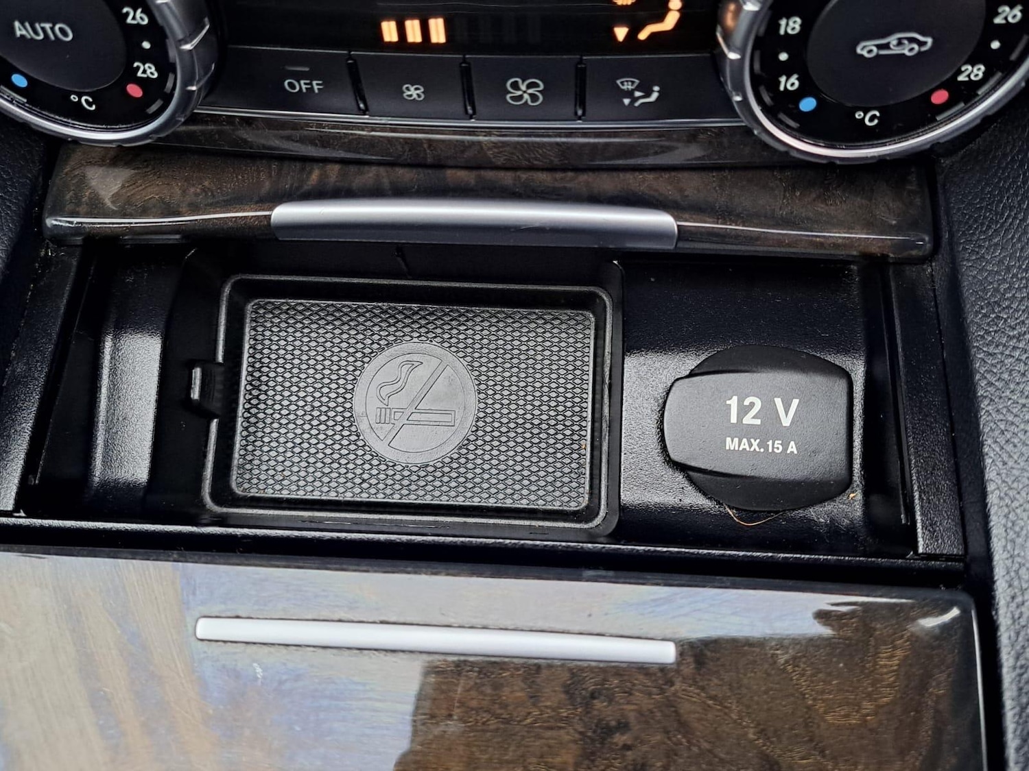 Used Mercedes-Benz CLS 2011 for sale - 76942637: Photo 51