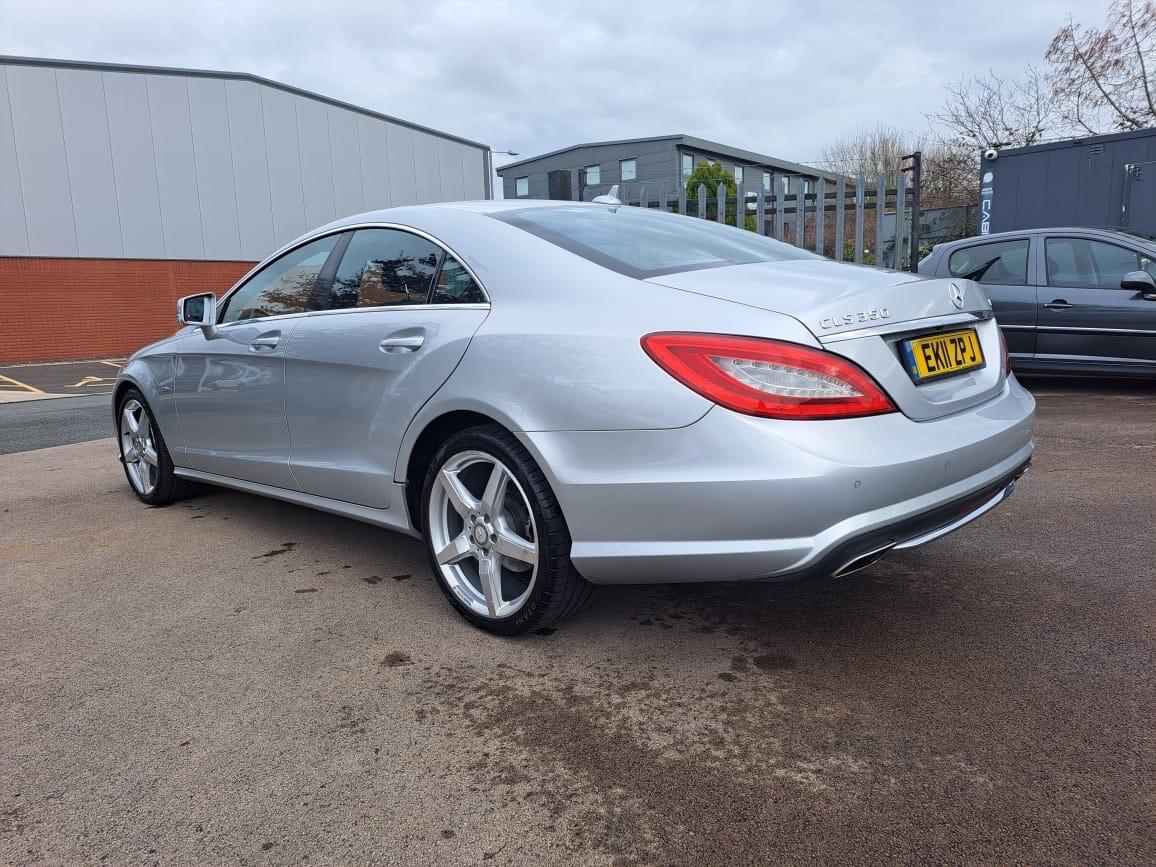Used Mercedes-Benz CLS 2011 for sale - 76942637: Photo 6