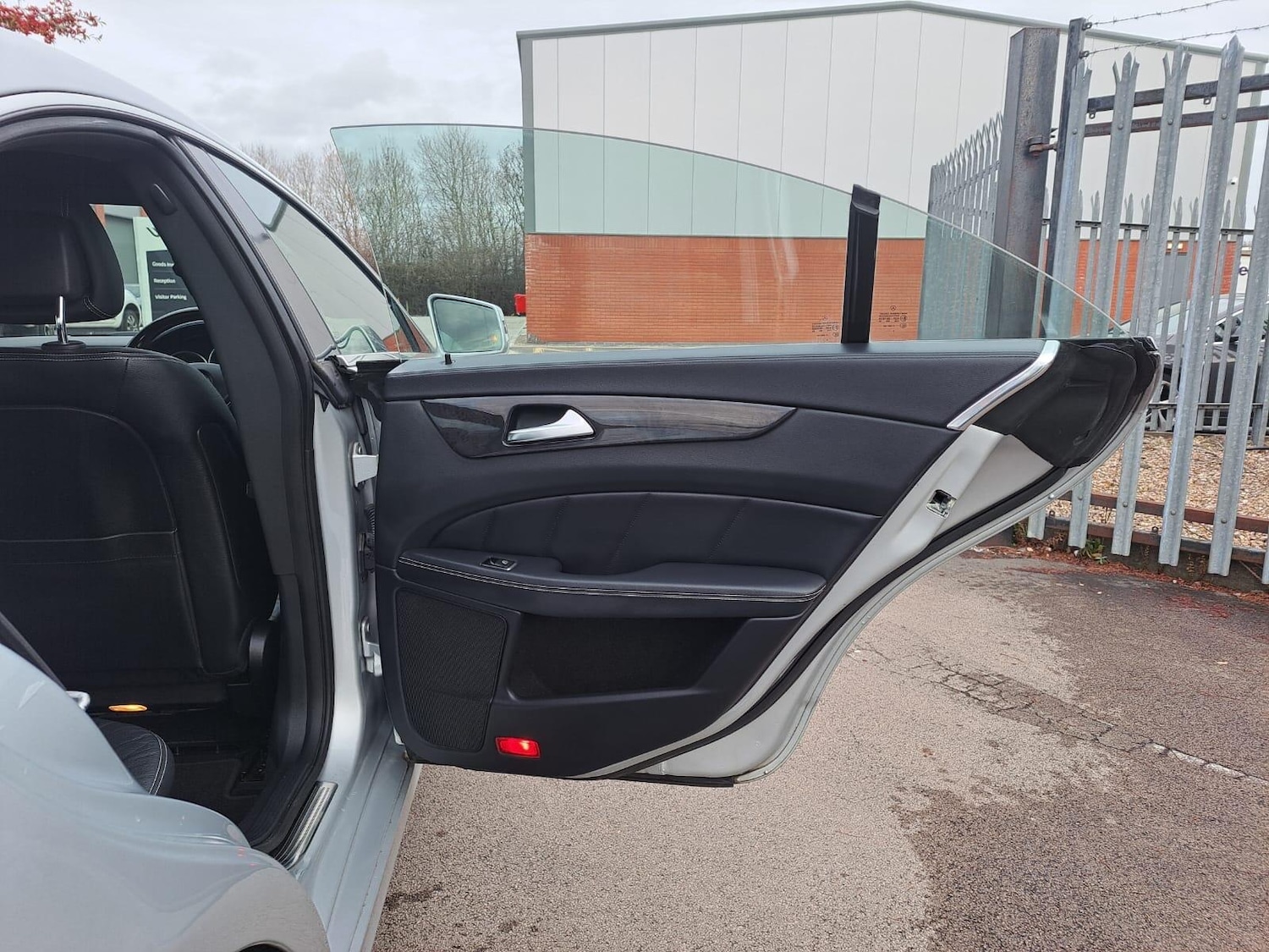 Used Mercedes-Benz CLS 2011 for sale - 76942637: Photo 62