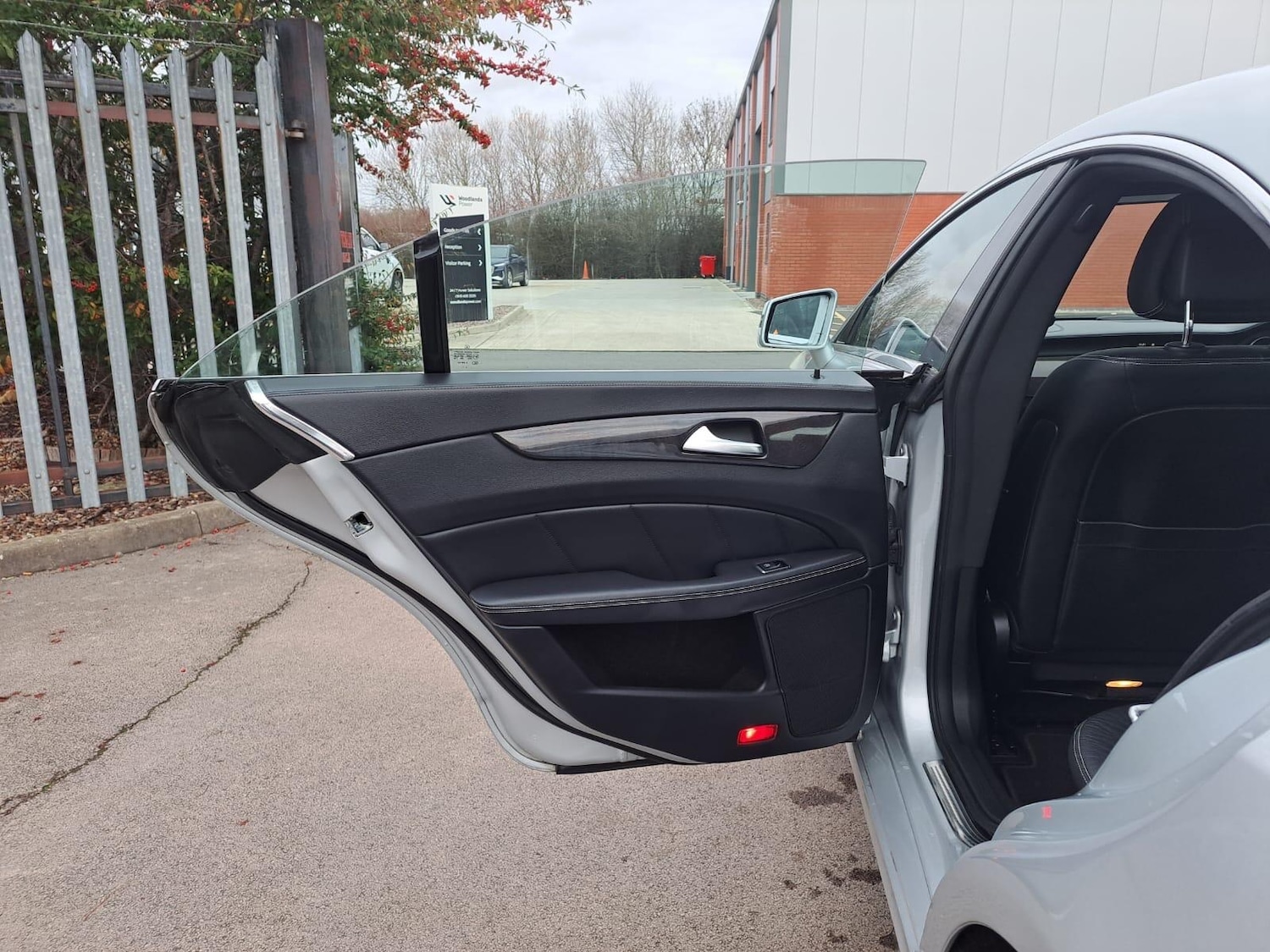 Used Mercedes-Benz CLS 2011 for sale - 76942637: Photo 73