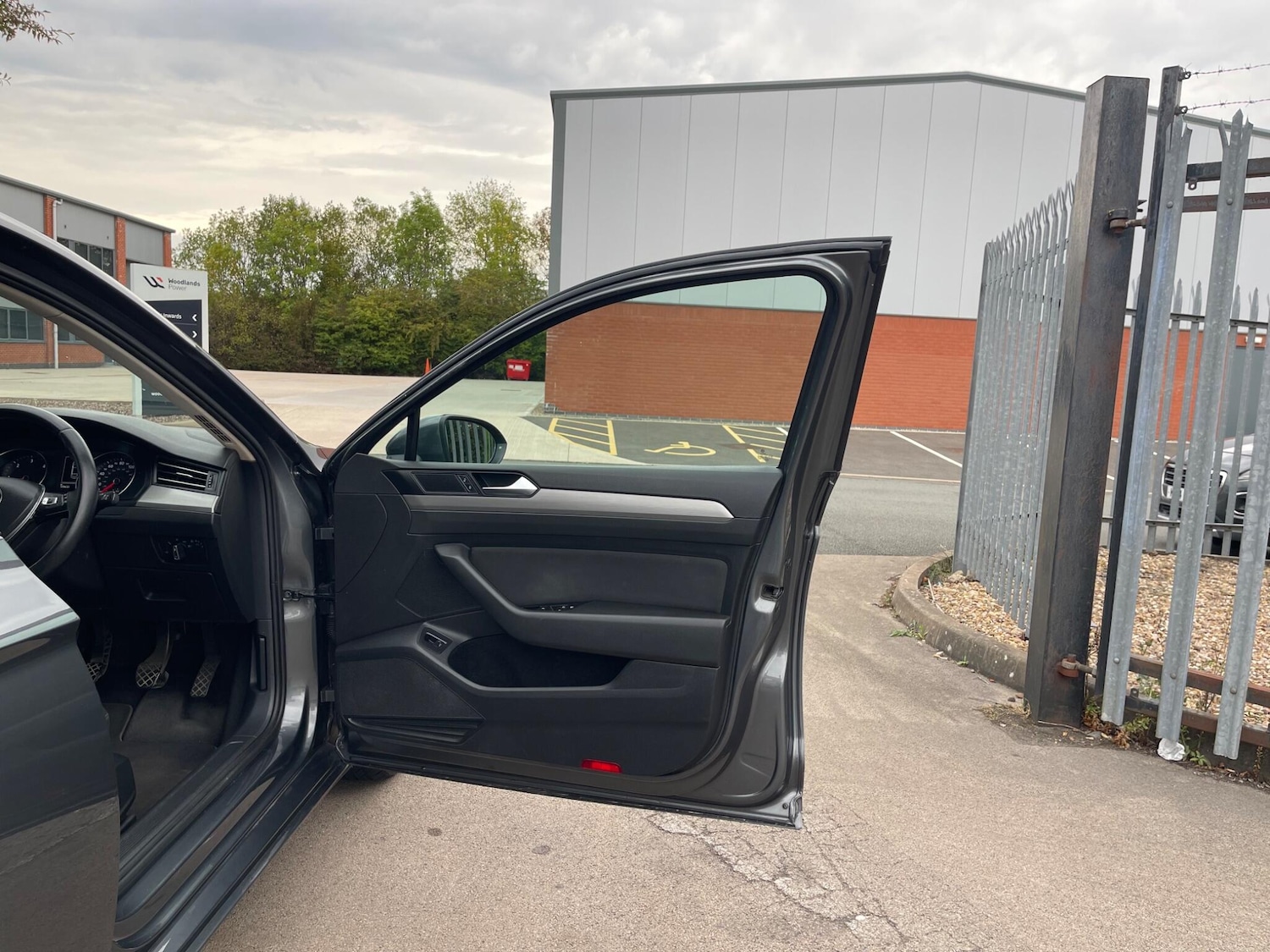 Used Volkswagen Passat 2015 for sale - 76988850: Photo 59