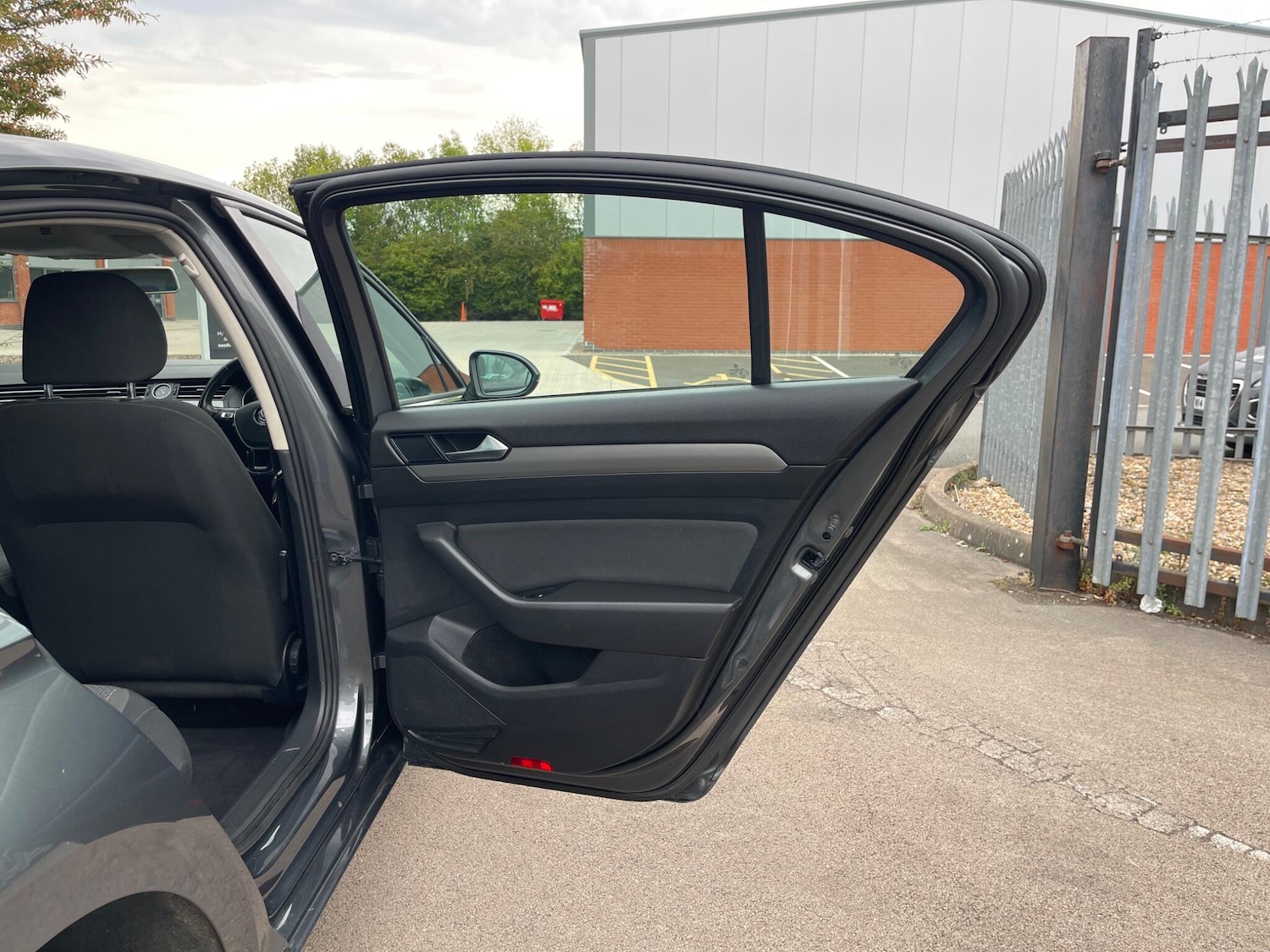 Used Volkswagen Passat 2015 for sale - 76988850: Photo 63