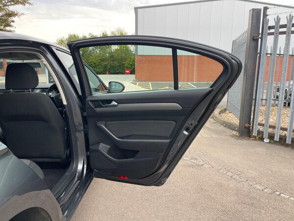 Used Volkswagen Passat 2015 for sale - 75989974: Photo 63