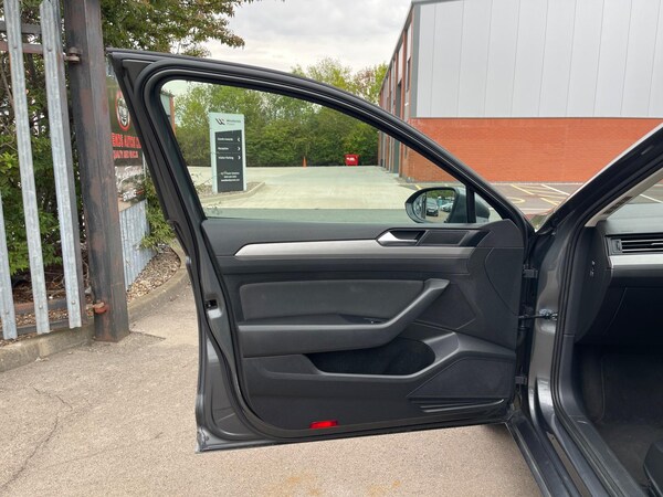 Used Volkswagen Passat 2015 for sale - 75989974: Photo 69