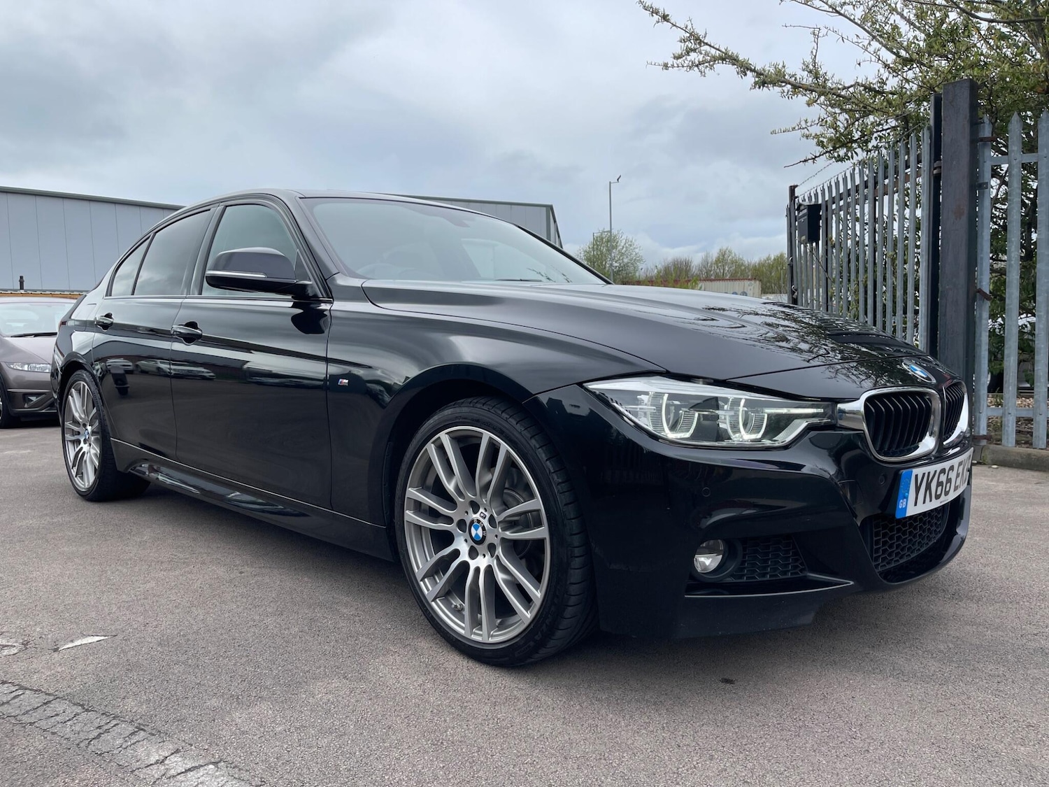 Used BMW 3 Series 2016 for sale - 76371094: Photo 1
