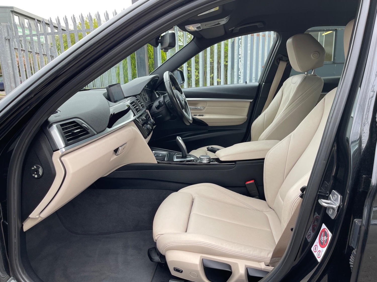 Used BMW 3 Series 2016 for sale - 76371094: Photo 18