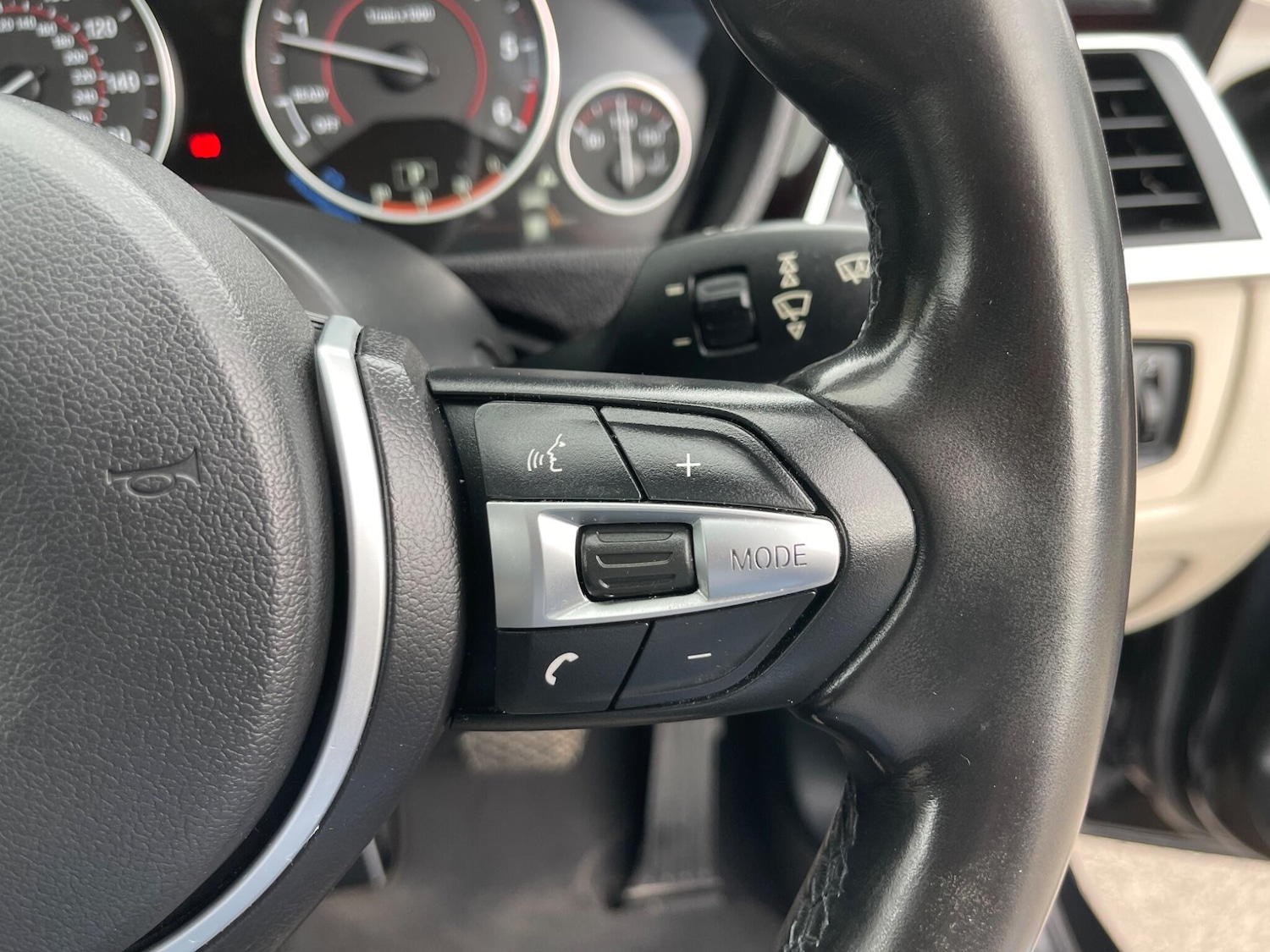 Used BMW 3 Series 2016 for sale - 76371094: Photo 26