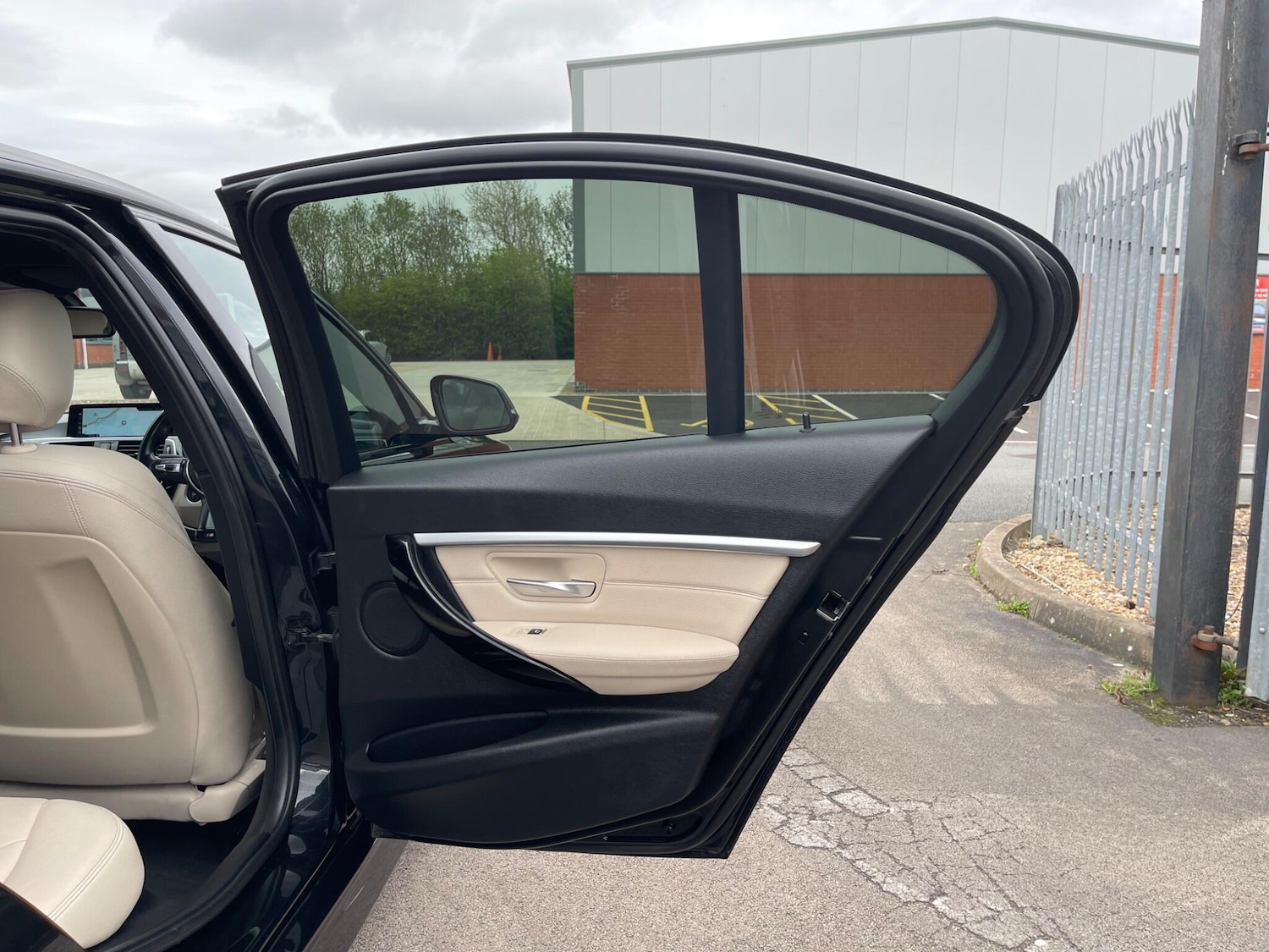 Used BMW 3 Series 2016 for sale - 76371094: Photo 67