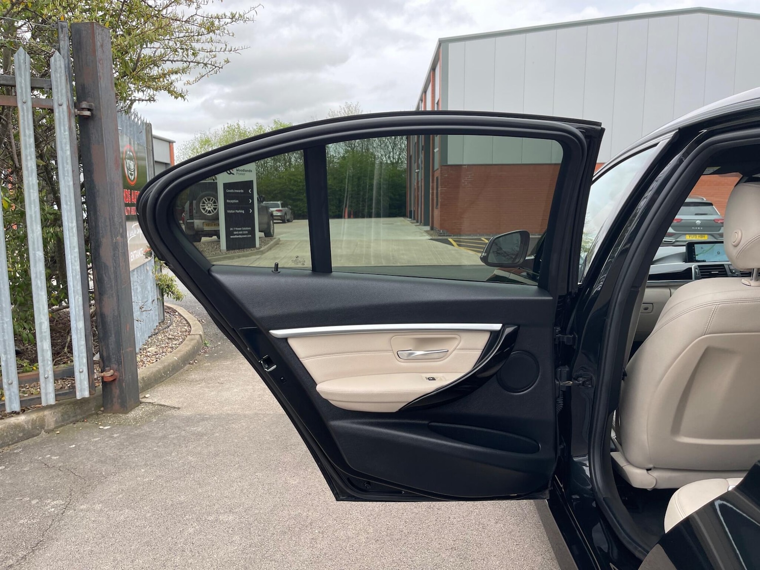 Used BMW 3 Series 2016 for sale - 76371094: Photo 73