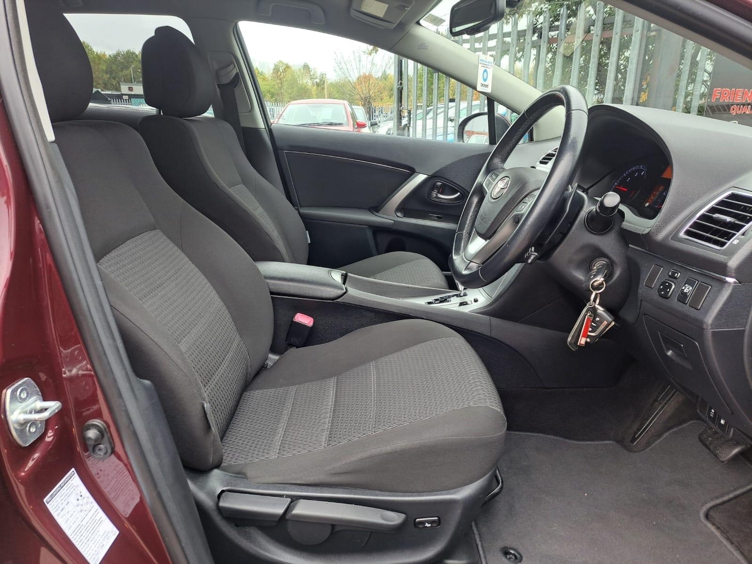 Used Toyota Avensis 2012 for sale - 76380867: Photo 10