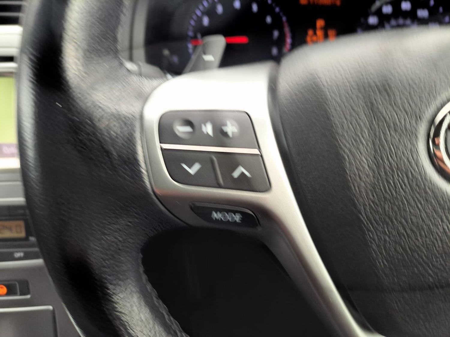 Used Toyota Avensis 2012 for sale - 76380867: Photo 23