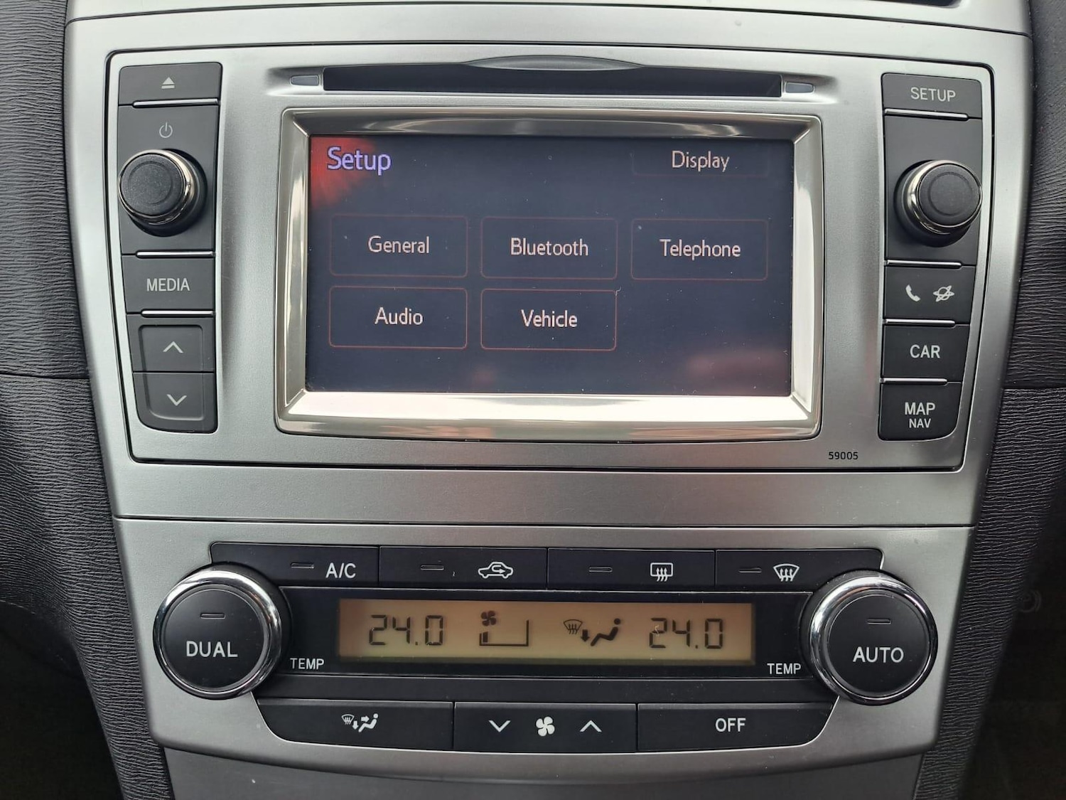 Used Toyota Avensis 2012 for sale - 76380867: Photo 33