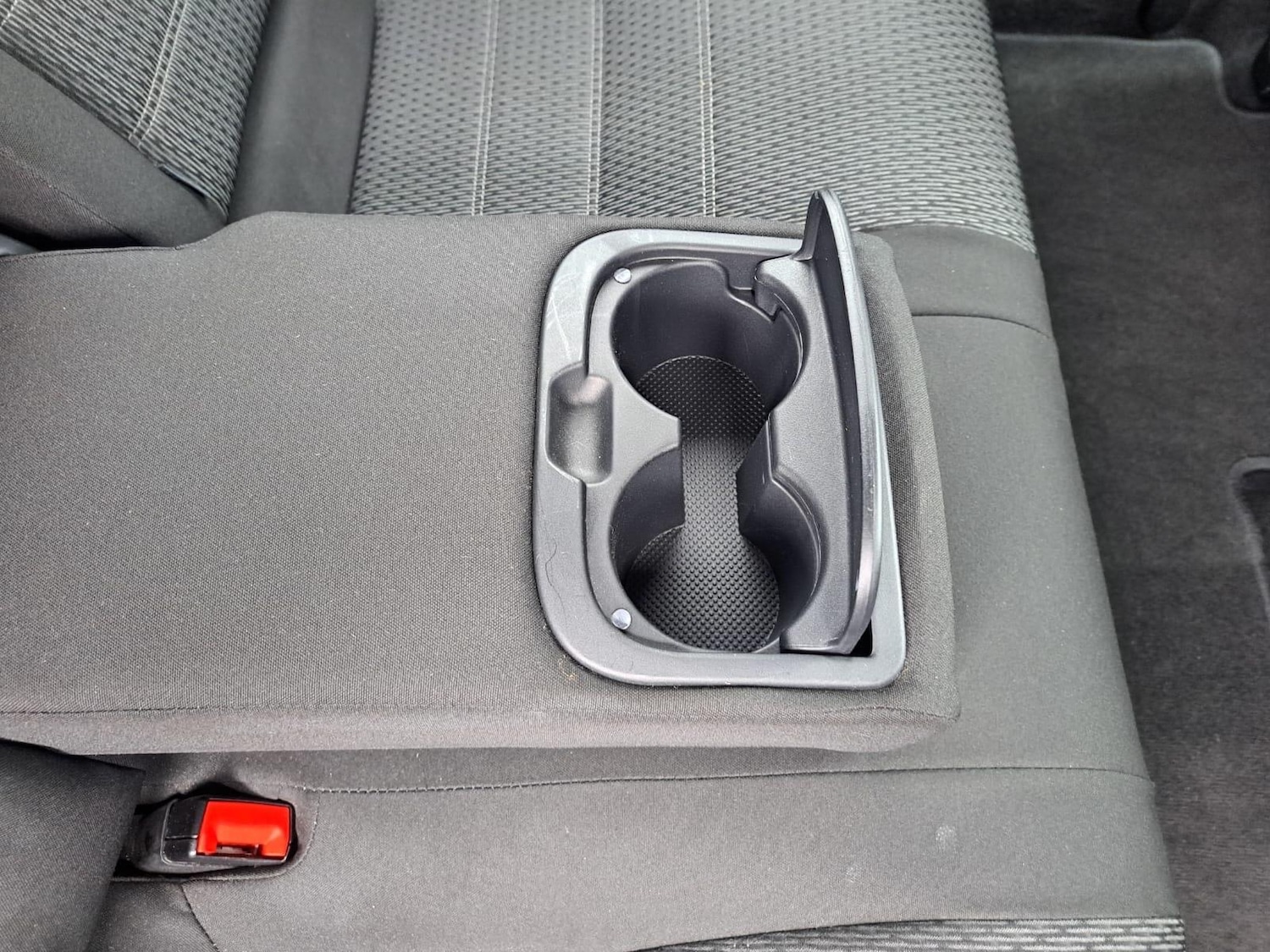 Used Toyota Avensis 2012 for sale - 76380867: Photo 46