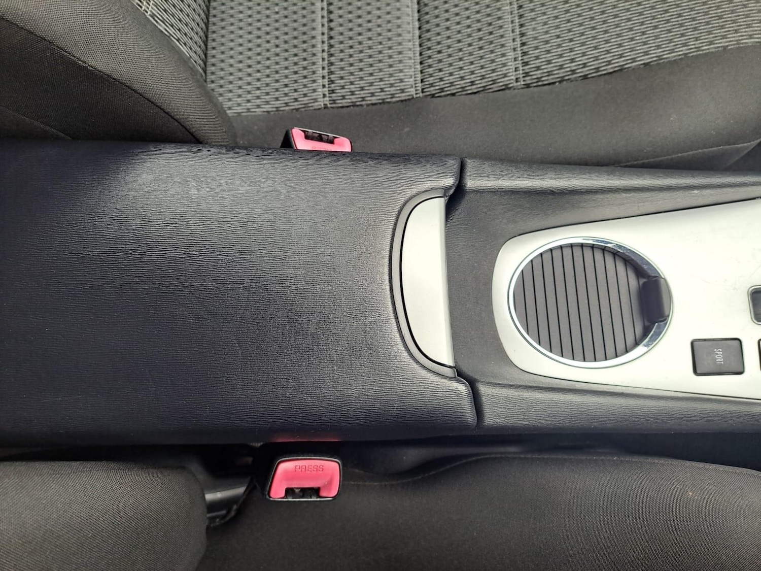 Used Toyota Avensis 2012 for sale - 76380867: Photo 47