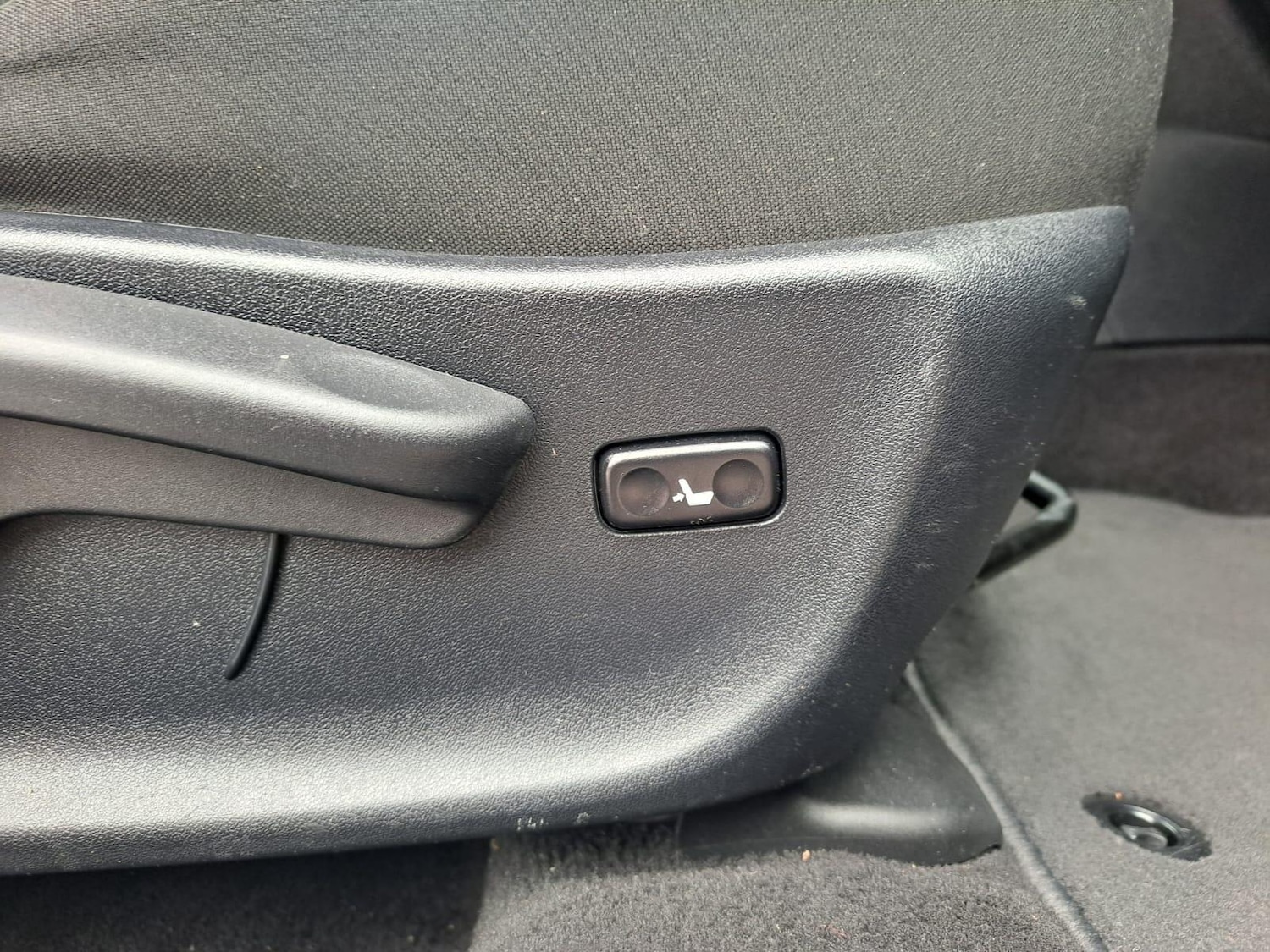 Used Toyota Avensis 2012 for sale - 76380867: Photo 50