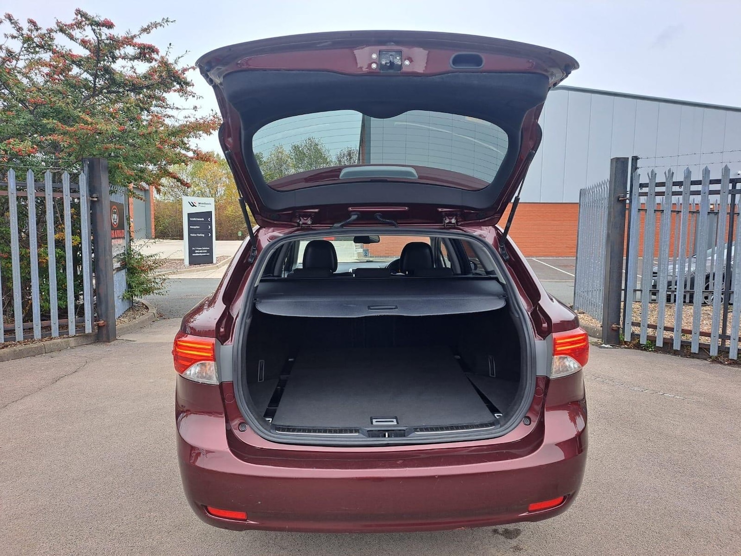 Used Toyota Avensis 2012 for sale - 76380867: Photo 57