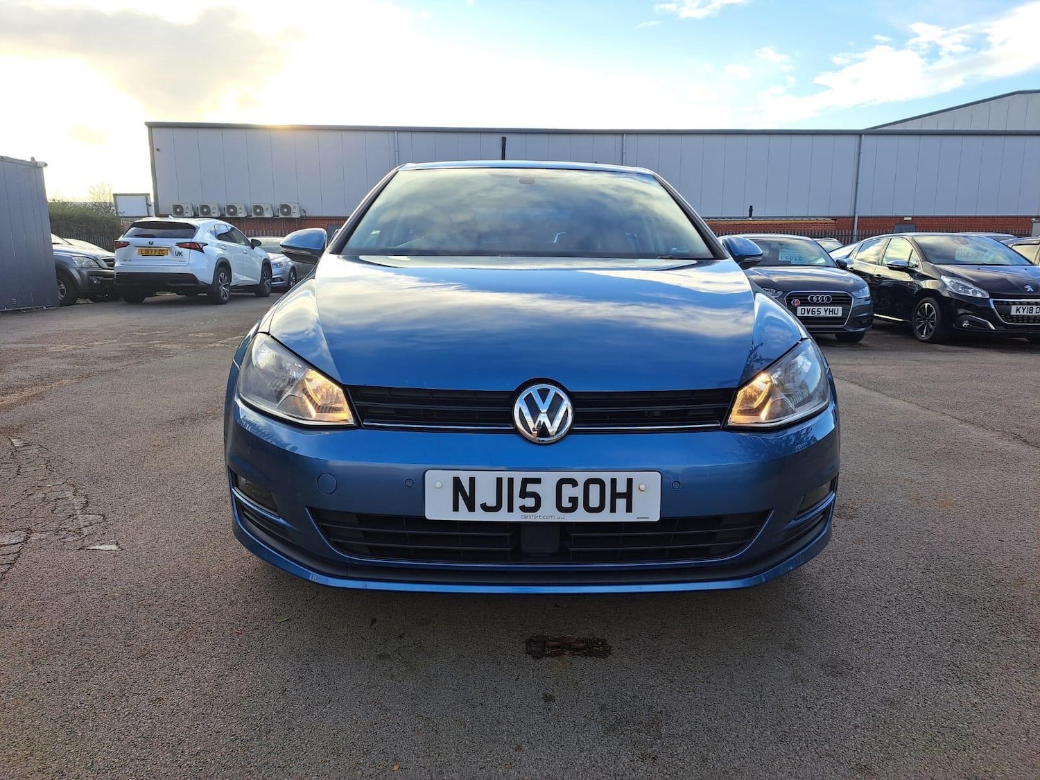 Used Volkswagen Golf 2015 for sale - 76633267: Photo 2