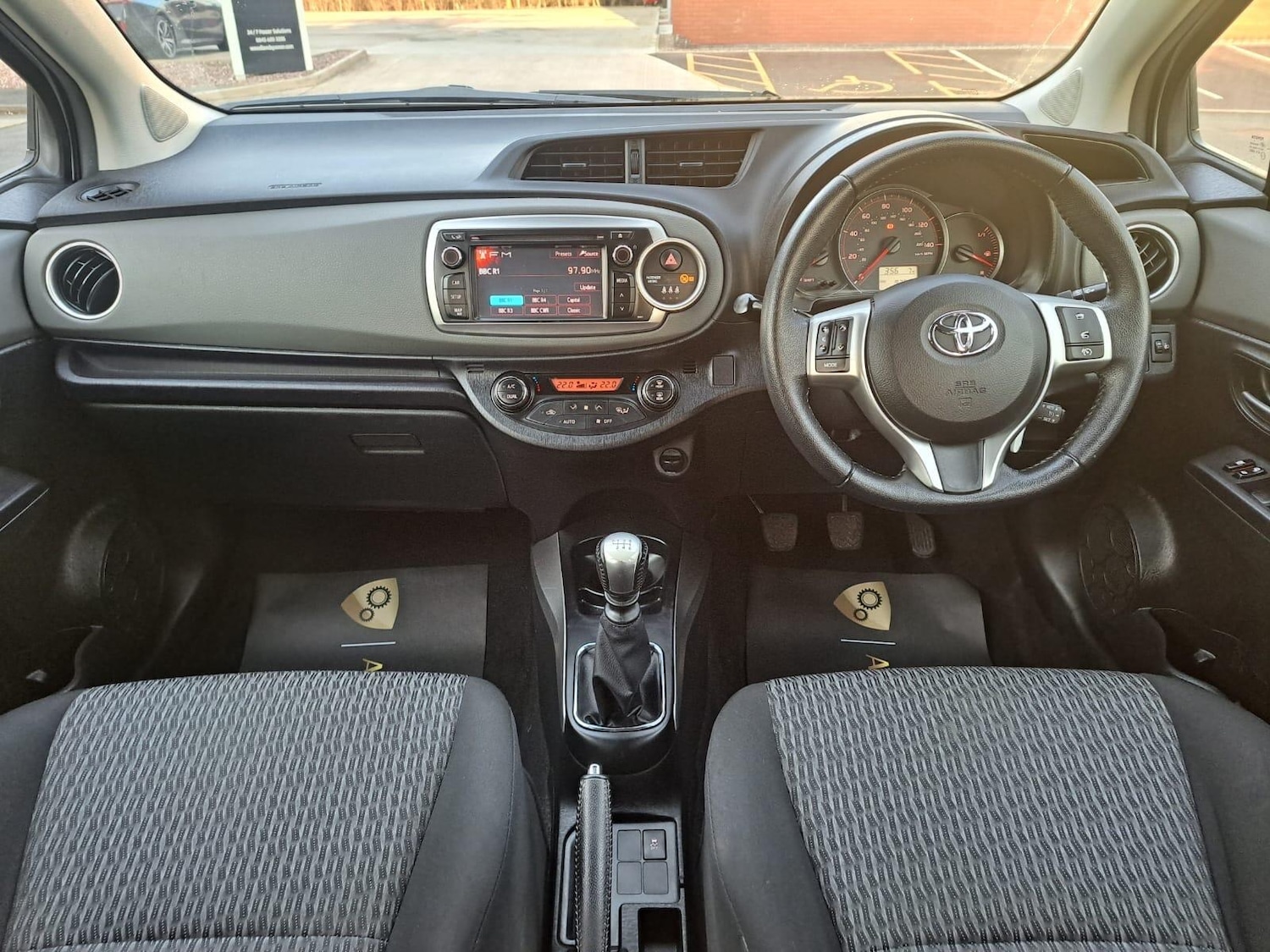 Used Toyota Yaris 2014 for sale - 77387002: Photo 14