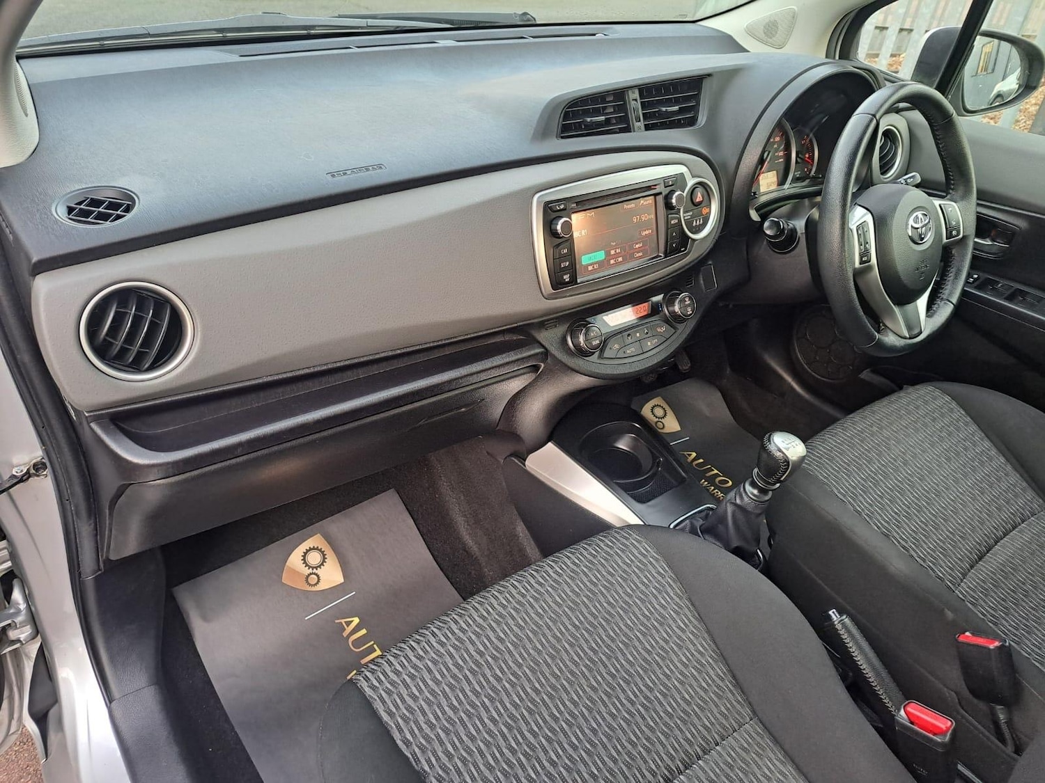 Used Toyota Yaris 2014 for sale - 77387002: Photo 16