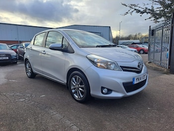 Used Toyota Yaris 2014 for sale - 77387002: Photo