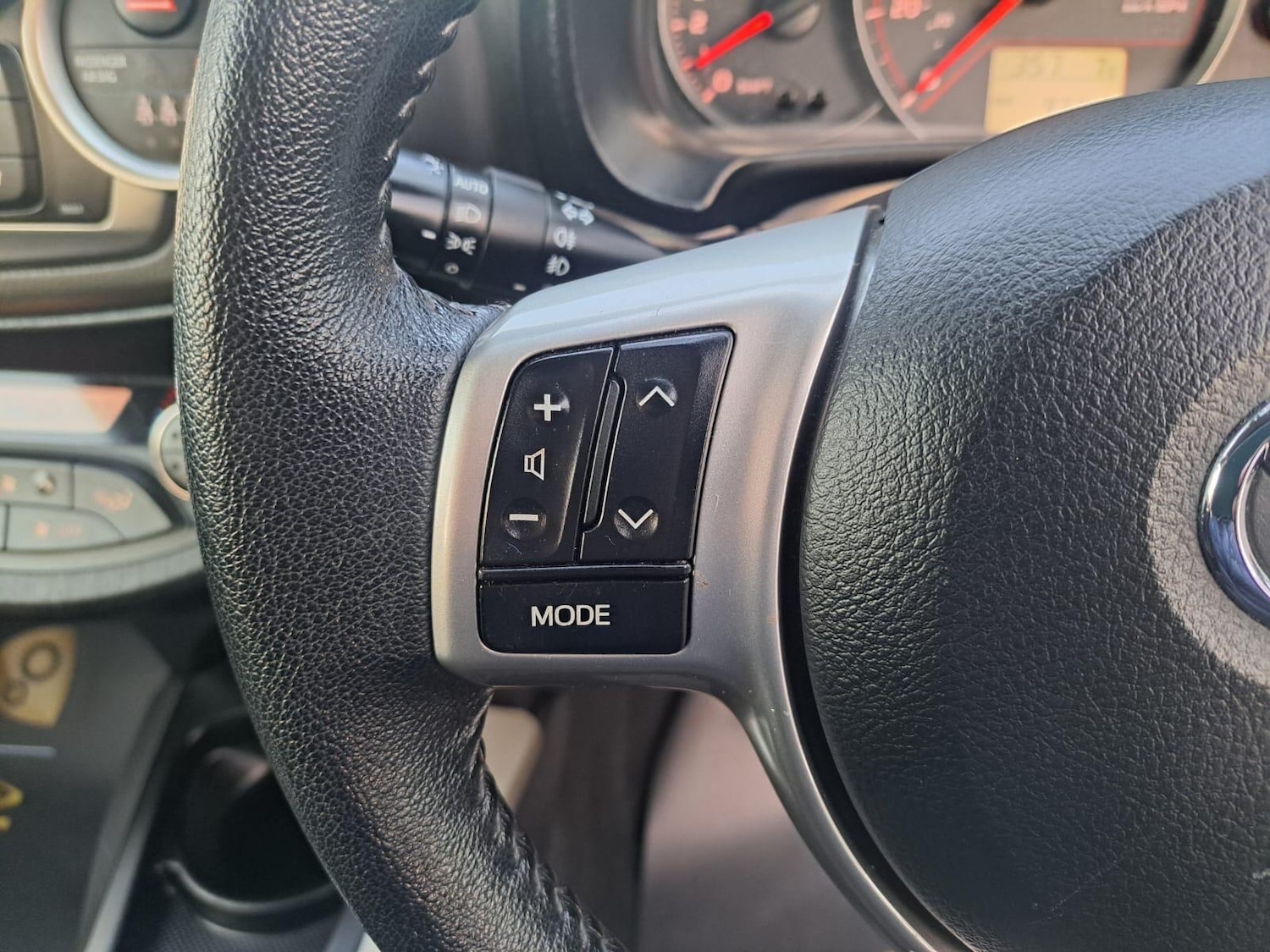 Used Toyota Yaris 2014 for sale - 77387002: Photo 24