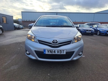Used Toyota Yaris 2014 for sale - 77387002: Photo