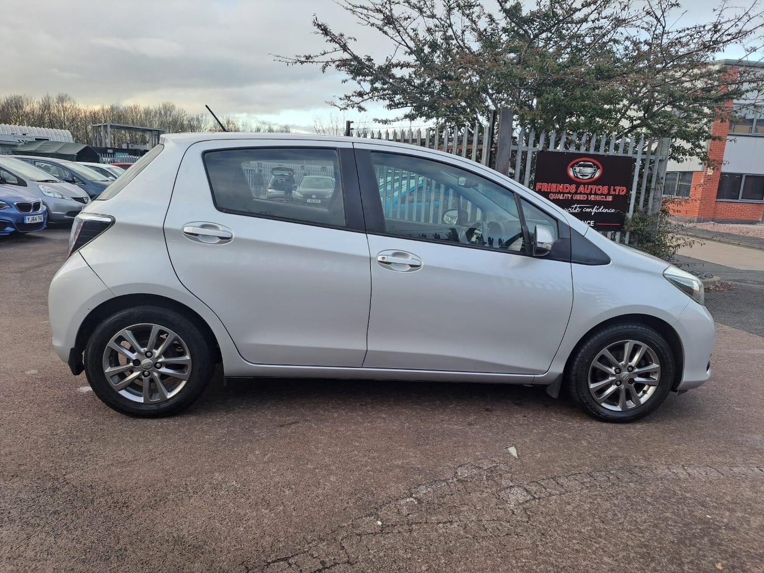 Used Toyota Yaris 2014 for sale - 77387002: Photo 3