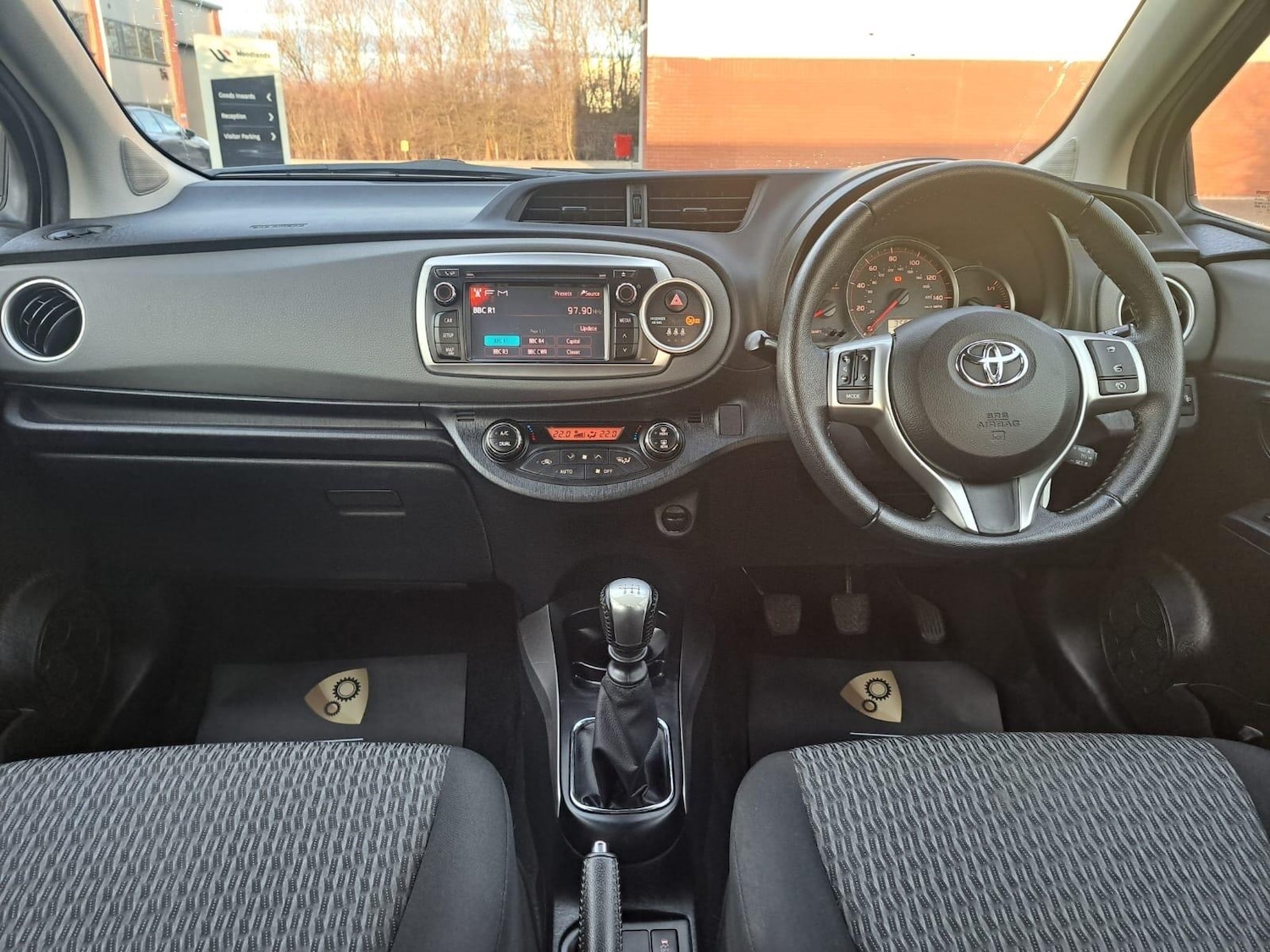 Used Toyota Yaris 2014 for sale - 77387002: Photo 32